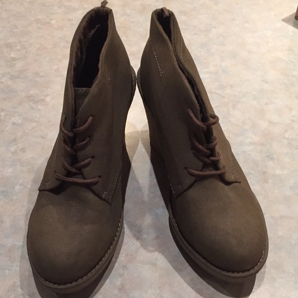 Old navy grey wedge heeled boots